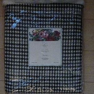 Carleton Varney Black and White Houndstooth Throw